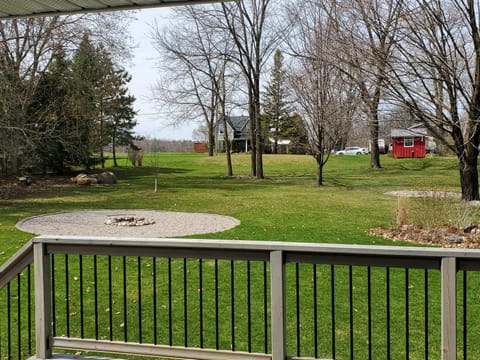 County Greenside Lakeview Resort Casa in Greater Napanee