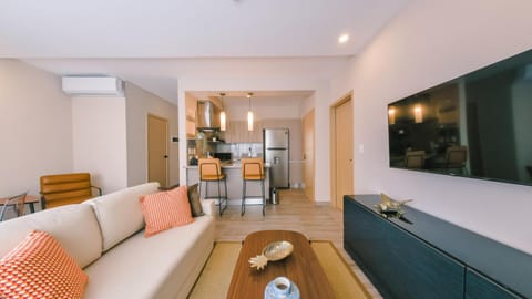 Fully Serviced Apartment at Regatta Living II - 304 Condo in Distrito Nacional
