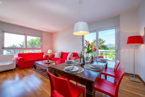 Living room, Dining area