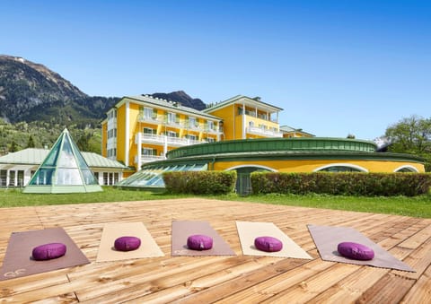 Property building, Facade/entrance, Spring, Summer, Autumn, Garden view, Mountain view