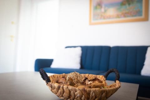 Living room, Decorative detail, Seating area