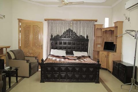 Butt Lodges 3 Bed and Breakfast in Islamabad
