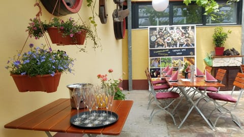 Restaurant/places to eat, Garden