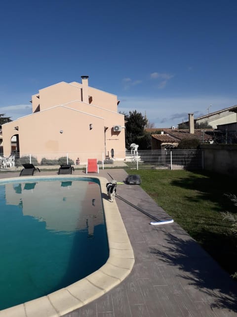 Nimes-Camargues House in Nimes