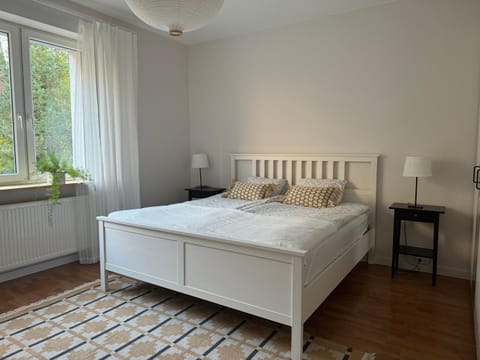 Bed, Photo of the whole room, Bedroom, internet