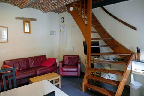 Apartments Cour d'Aix Bed and Breakfast in Flanders