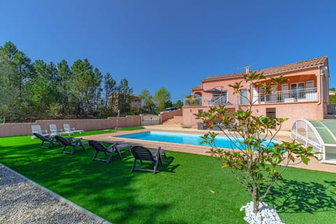 Property building, Garden, Swimming pool