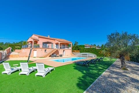 Property building, Garden, Swimming pool, Swimming pool