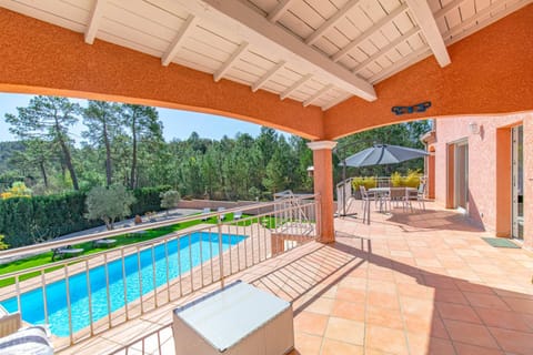 Balcony/Terrace, Pool view, Swimming pool, Swimming pool