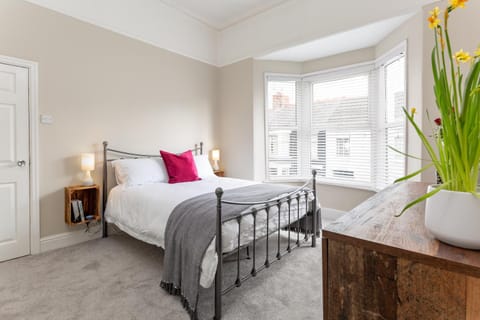 Air Host and Stay - Watford house beautiful period house sleeps 5 Haus in Liverpool