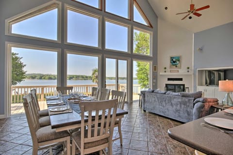 Impeccable Home with Dock and Pool on Lake Wateree! House in Lake Wateree