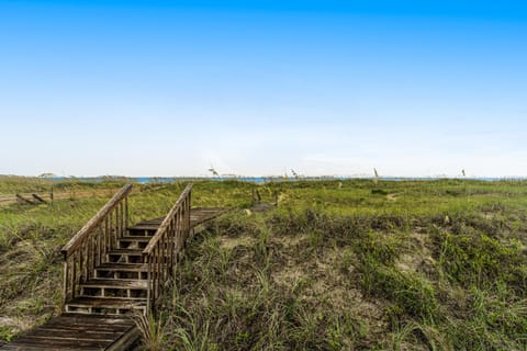 Bowery Break House in Holden Beach