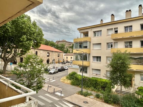 Studio proche centre, gare et écoles Apartment in Valence