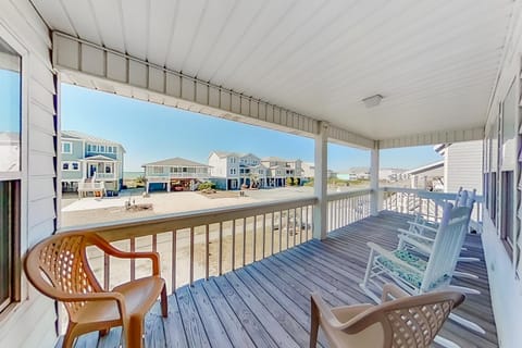 Captain's Landing House in Holden Beach