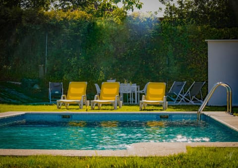 Day, Natural landscape, Swimming pool, sunbed