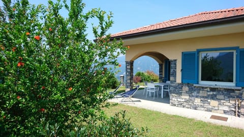 Patio, Facade/entrance, Garden