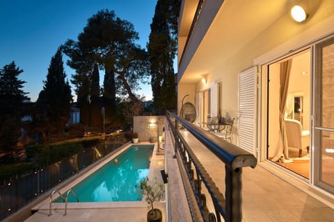 Balcony/Terrace, Pool view, Swimming pool, Sunset