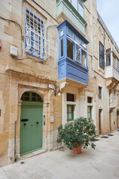 Casa San Carlo Apartment in Valletta