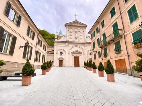 HH Hermoso Housing SERRAVALLE Apartment in Lombardy