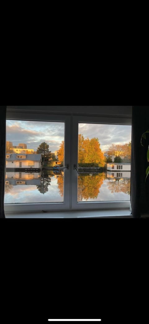 Amster Houseboat Bed without Breakfast Bed and Breakfast in Amsterdam