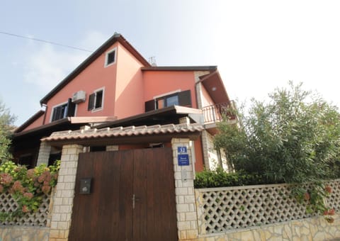 Apartments Mare & Sole Bed and Breakfast in Istria County