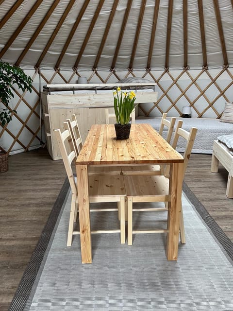 Living room, Seating area, Dining area