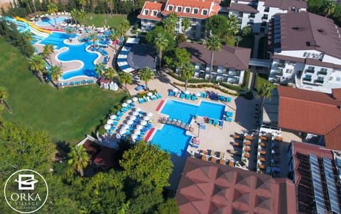 Property building, Bird's eye view, Swimming pool