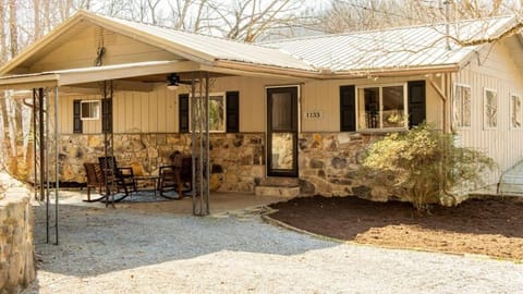 Little Smokys Retreat , 5 Bedroom , Only 10 min to Gatlinburg and Pigeon Forge! House in Gatlinburg