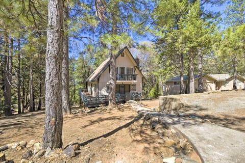 Charming Pioneer Cabin Getaway Ski, Golf and Hike! Maison in Calaveras County