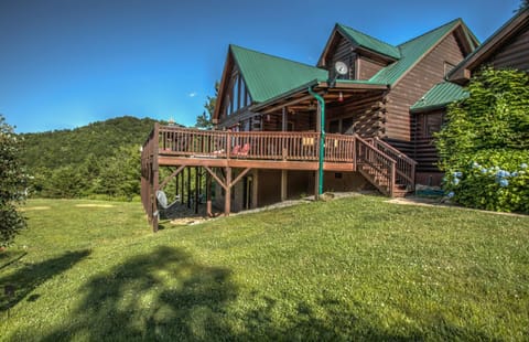 Black Mountain Hilltop Retreat House in Buncombe County