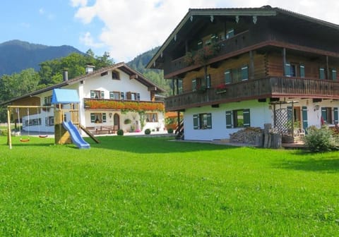 Haus Wiesenrand Kurz Farm Stay in Berchtesgaden