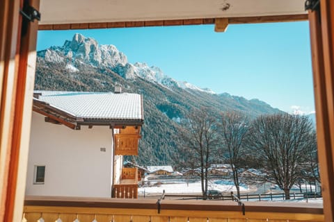 Winter, Balcony/Terrace, Mountain view