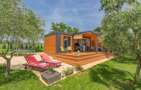 Property building, Patio, Garden