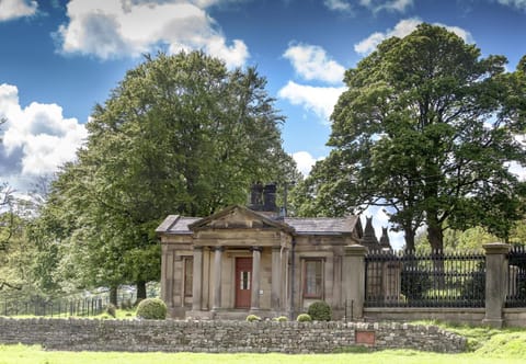 Property building, Day, Natural landscape, Garden view