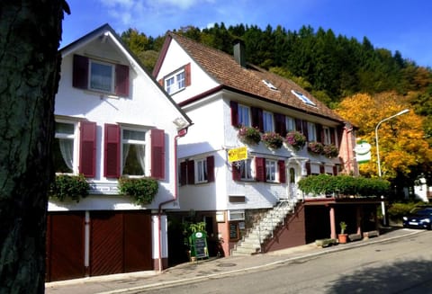 Property building, Facade/entrance, Balcony/Terrace