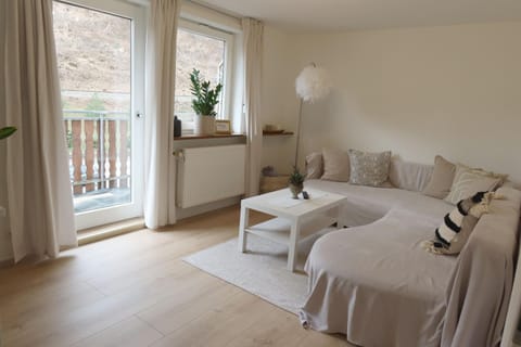 Living room, Photo of the whole room, Garden view, Mountain view