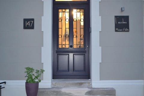Facade/entrance