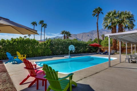 Poolside Living home House in Palm Springs