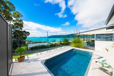 Airlie Blue On Blue Casa in Airlie Beach
