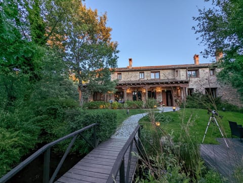 Property building, Spring, Day, Garden, Garden view