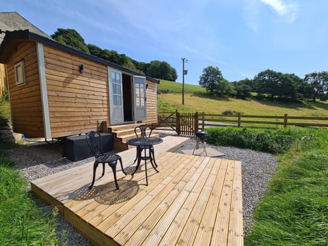 Peak District Shepherds Hut Nature lodge in High Peak District