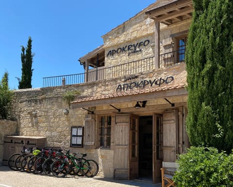 Apokryfo Traditional Guesthouse Bed and Breakfast in Limassol District
