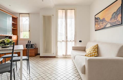 Tra natura e città - appartamento con giardino Apartment in Province of Lecco