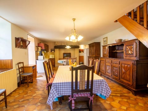 Maison spacieuse avec piscine privée chauffée près des sites historiques de Lascaux - FR-1-616-83 House in Montignac