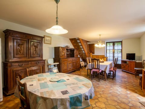 Maison spacieuse avec piscine privée chauffée près des sites historiques de Lascaux - FR-1-616-83 House in Montignac