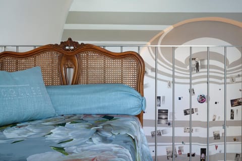 Bed, Decorative detail, Bedroom