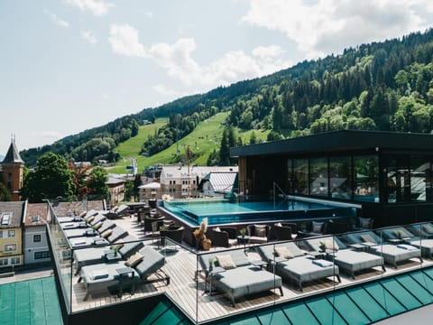 Day, Natural landscape, Spa and wellness centre/facilities, Mountain view, Pool view, Swimming pool, Alcoholic drinks, Non alcoholic drinks, sunbed