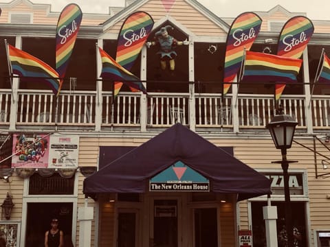 New Orleans House - Gay Male Adult Guesthouse Bed and Breakfast in Key West