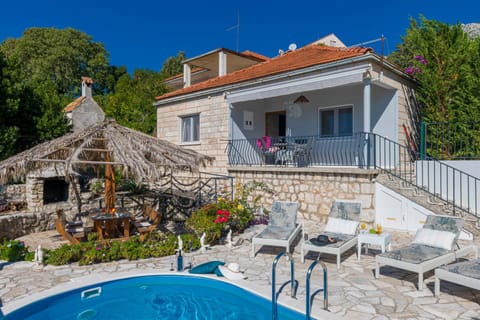 Charming Villa Svagusa with Sea View House in Plat
