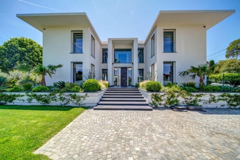 Property building, Facade/entrance, Garden